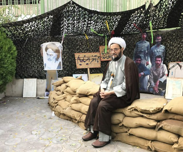 استاد غفاری مدافع انقلاب و ولایت فقیه